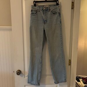 Abercrombie & Fitch Light 90’s Relaxed Jean